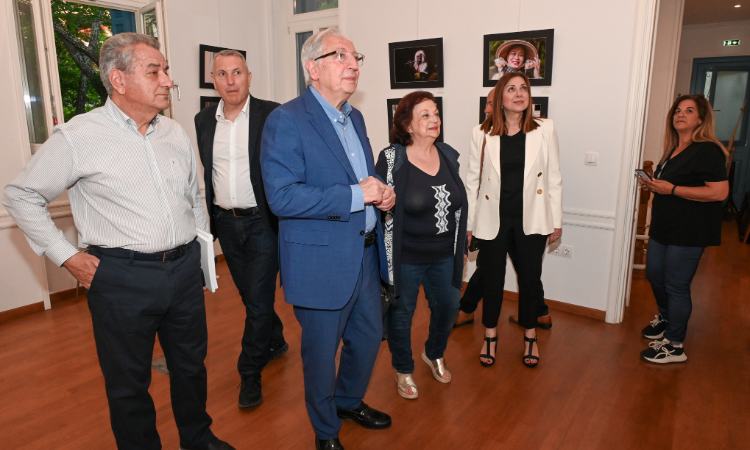 Στην έκθεση της Φωτογραφικής Λέσχης Αμαρουσίου ο Θ. Αμπατζόγλου