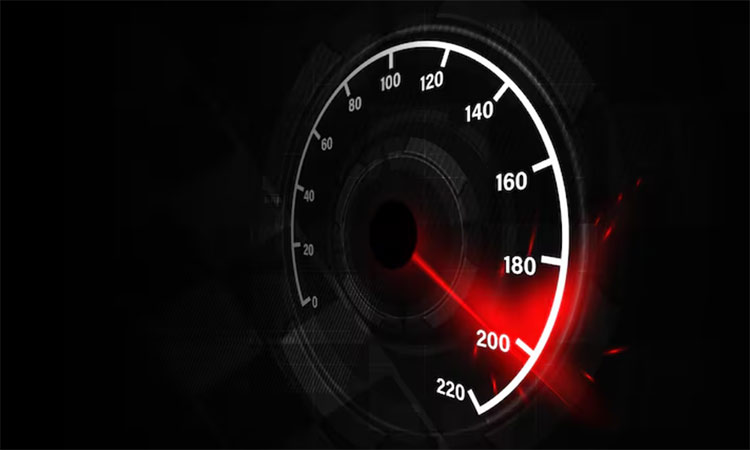 Μετέτρεψε σε πίστα την Αθηνών-Λαμίας 21χρονος οδηγός – «Έπιασε» τα 210 χλμ/ώρα