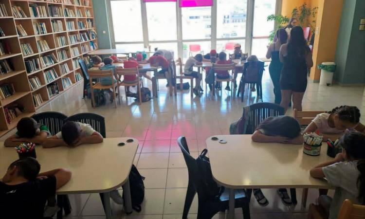 Τη Δημοτική Βιβλιοθήκη επισκέφθηκαν τα παιδιά του Κέντρου Διδασκαλίας Μαθητών