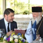 Γεύμα εργασίας του Ν. Χαρδαλιά με τον αρχιεπίσκοπο και μέλη της Ιεράς Συνόδου
