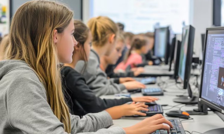 Έγκριση 7,2 εκατ. ευρώ για ψηφιακό εξοπλισμό σε σχολεία της Αττικής