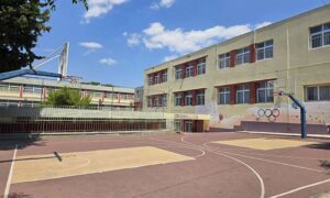 Ανοίγουν και πάλι οι αυλές των σχολείων για το καλοκαίρι στο Ηράκλειο Αττικής