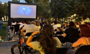 Με ενθουσιασμό τα παιδιά υποδέχθηκαν τις κινηματογραφικές βραδιές στο Μαρούσι