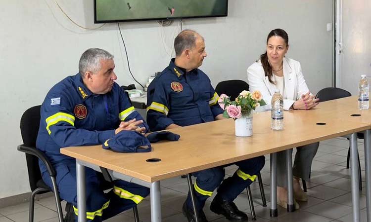 Επίσκεψη της αντιπεριφερειάρχη Μ. Βάρσου στον 9ο Πυροσβεστικό Σταθμό Αθηνών