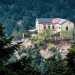 Πτώση γυναίκας σε γκρεμό 20 μέτρων στην Πάρνηθα