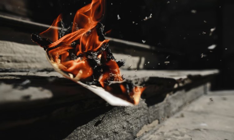 Ψήφισμα καταδίκης της εμπρηστικής επίθεσης στη Θεσσαλονίκη