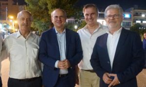Θερινή συνάντηση των τριών «εταίρων» της αντιπολίτευσης