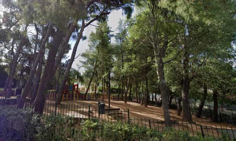 Ανακατασκευάζεται και αναβαθμίζεται η παιδική χαρά στο Καστρί