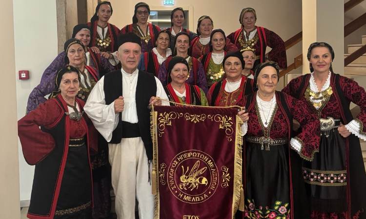 Στο 12ο Φεστιβάλ Παραδοσιακών Χορών συμμετείχε ο Σύλλογος Ηπειρωτών Μελισσίων