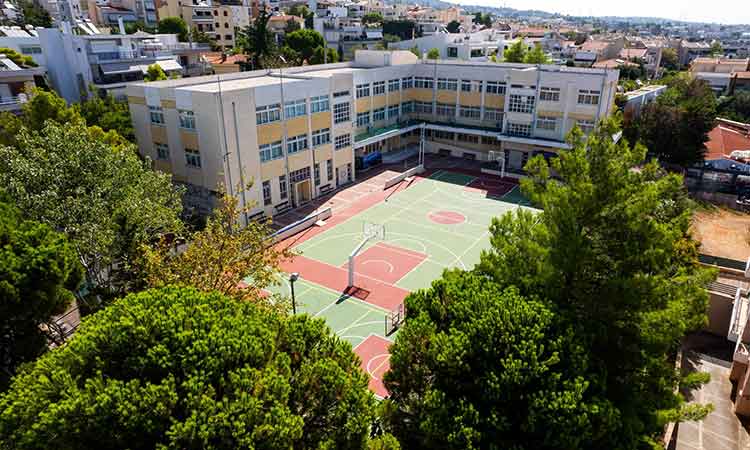 Aνακατασκευάστηκαν δύο ανοιχτά γήπεδα στο 3ο Γυμνάσιο Βριλησσίων