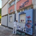 Απομακρύνθηκαν γκράφιτι από τους τοίχους στα σχολεία του Δήμου Λυκόβρυσης – Πεύκης