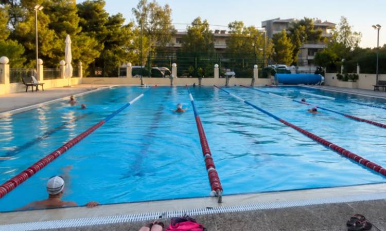 Παραμένει δωρεάν η πρόσβαση στα δημοτικά κολυμβητήρια Λυκόβρυσης – Πεύκης