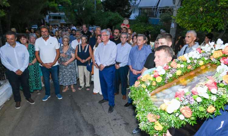 Πλήθος πιστών στον μεθεόρτιο εσπερινό του Αγίου Ιωάννη του Πέλικα