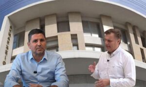 Θερινές αντιπαραθέσεις Γ. Μυλωνάκη και Β. Σάρκουλα