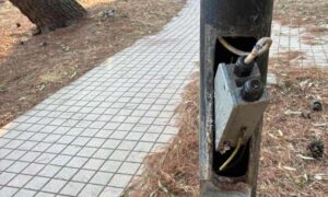 Επαναλαμβανόμενοι βανδαλισμοί αφήνουν περιοχές χωρίς φωτισμό