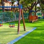 Νέο δάπεδο ασφαλείας στην παιδική χαρά του Άλσους Βαρβαρέσου