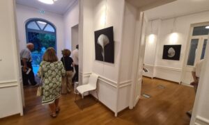 Εγκαίνια για την έκθεση «Η εξέλιξη των ειδών» στο Μαρούσι