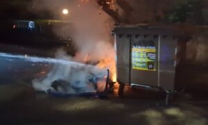Φωτιά σε κάδο απορριμμάτων στα Βριλήσσια το βράδυ της Τρίτης 16/9