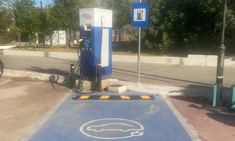 Νέος σταθμός φόρτισης ηλεκτρικών οχημάτων στον Δήμο Παπάγου – Χολαργού