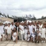Οι χορωδίες του Δήμου Λυκόβρυσης – Πεύκης τραγούδησαν για την ειρήνη στο Καλλιμάρμαρο