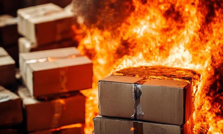 Πυρκαγιά εκδηλώθηκε σε αποθηκευτικό χώρο στην Αγία Παρασκευή