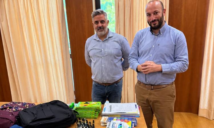 Σχολικά είδη στις ευάλωτες οικογένειες προσφέρει ο Δήμος Λυκόβρυσης – Πεύκης