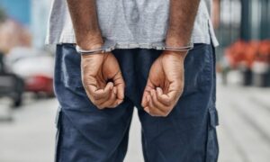 Συνελήφθησαν 8 παράτυποι μετανάστες στη Λυκόβρυση