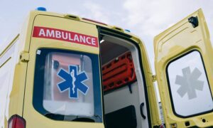 Αυτοκίνητο παρέσυρε πεζό στο Μαρούσι – Στο ΚΑΤ ο τραυματίας