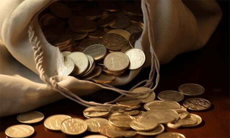 Απατεώνες έπεισαν 89χρονη στο Μαρούσι να τους αποκαλύψει κρυψώνα με λίρες και μετρητά αξίας 220.000 ευρώ